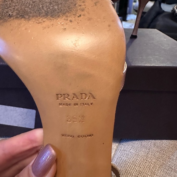 Women Prada heels - Picture 5 of 8